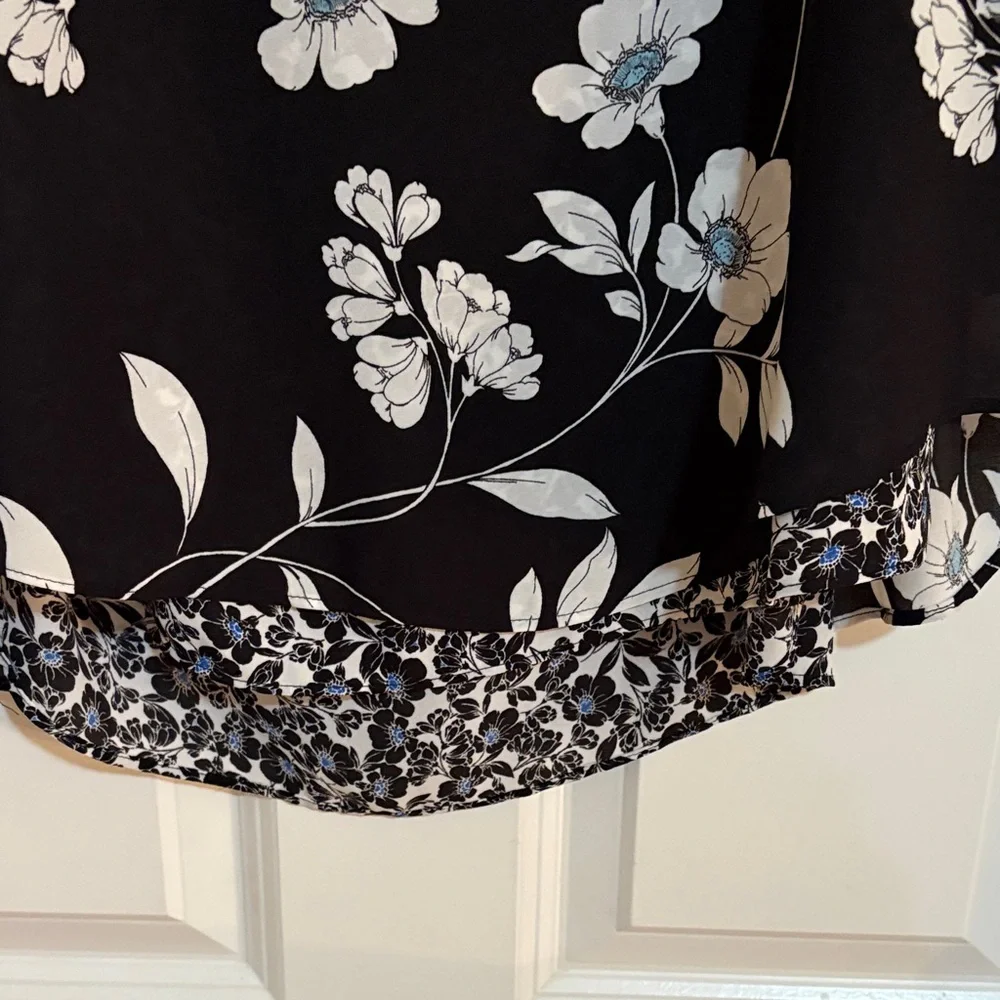 WHBM Kimono Style Top. Black w/Floral Print. Sz M. Excellent condition! - Picture 4 of 7